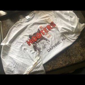 Hooter’s Long Sleeve Tee